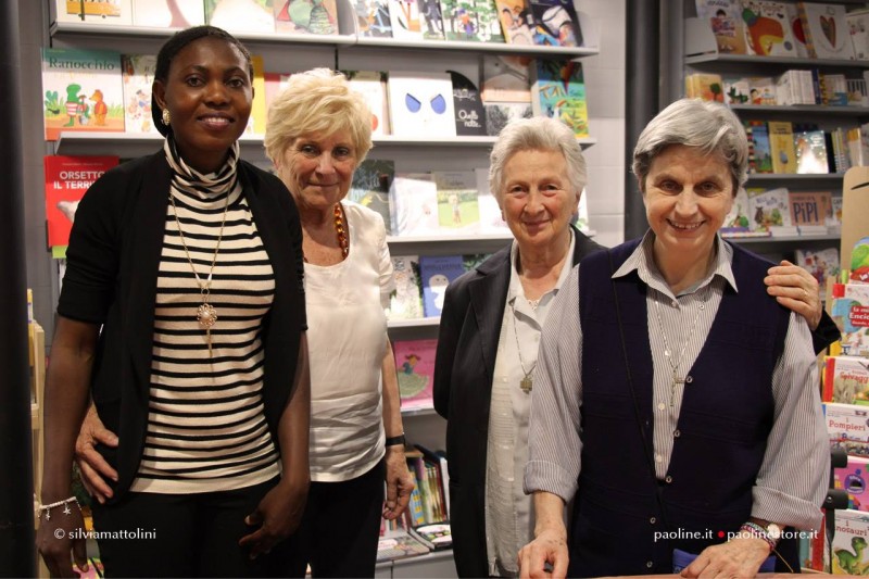 Da sx: Blessing Okoedion, autrice e protagonista del libro, Mariapia bonanate, scrittrice e giornalista, sr Beatrice Salvioni